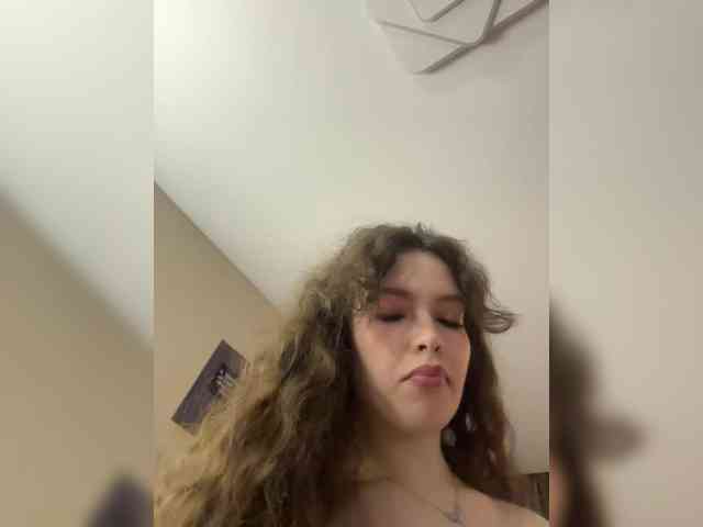 YourLadyyy webcam