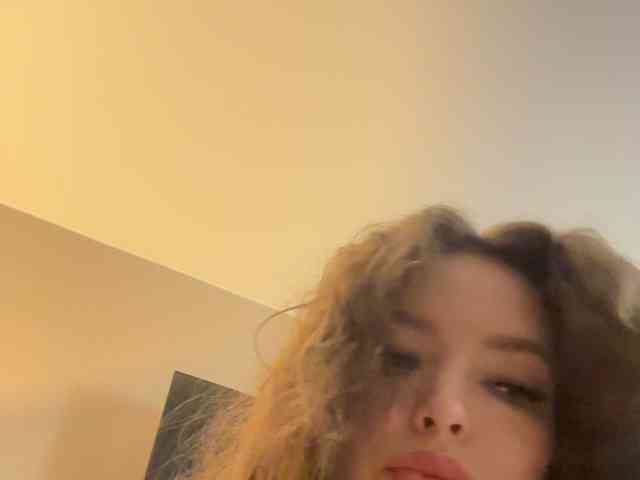 YourLadyyy webcam