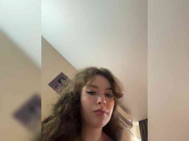YourLadyyy webcam