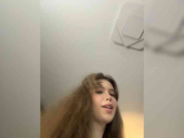 YourLadyyy webcam