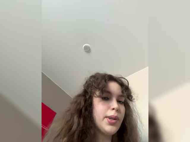 YourLadyyy webcam