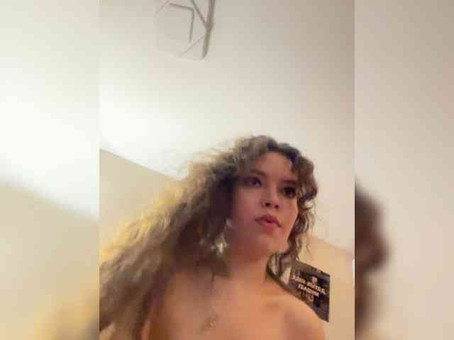 YourLadyyy webcam