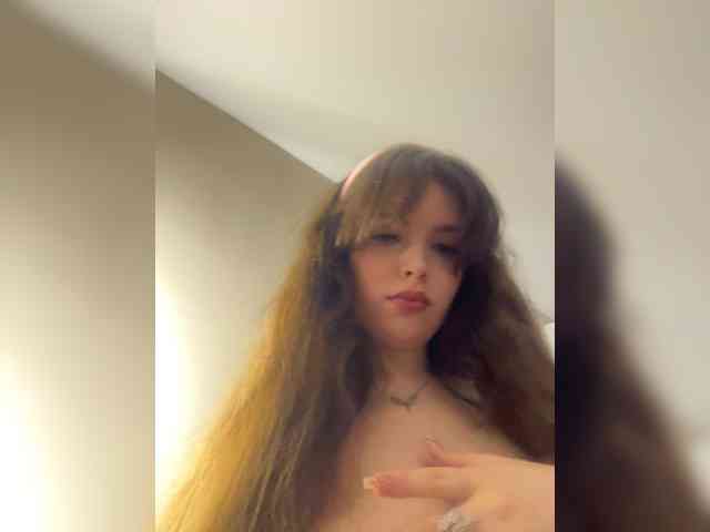 YourLadyyy webcam