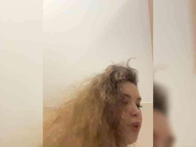 YourLadyyy webcam