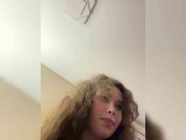YourLadyyy webcam