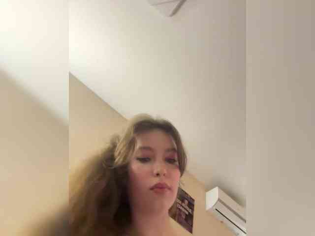 YourLadyyy webcam