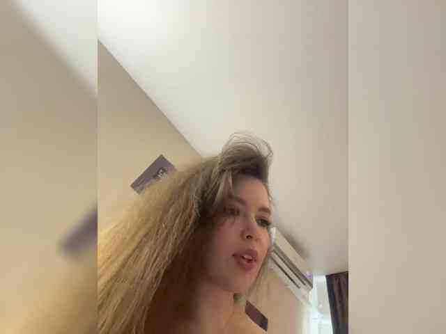 YourLadyyy webcam