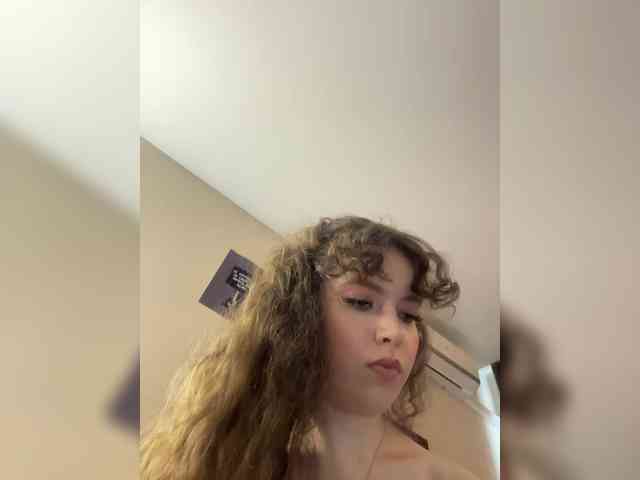 YourLadyyy webcam