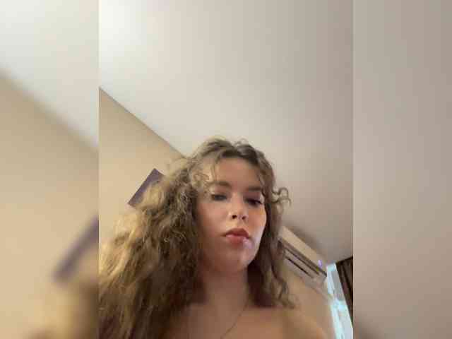 YourLadyyy webcam