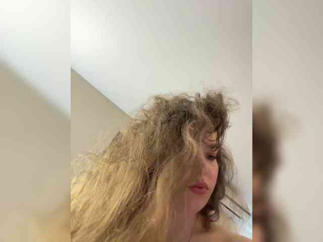 YourLadyyy webcam