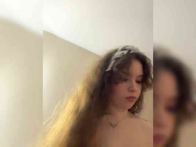 YourLadyyy webcam
