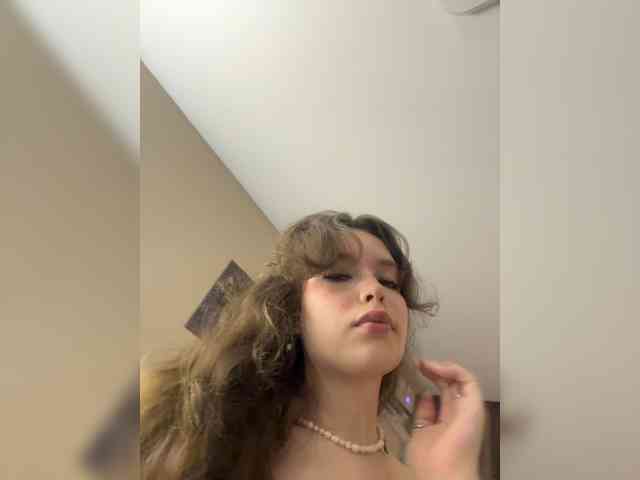 YourLadyyy webcam