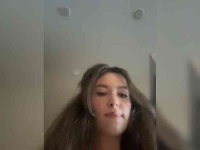 YourLadyyy webcam