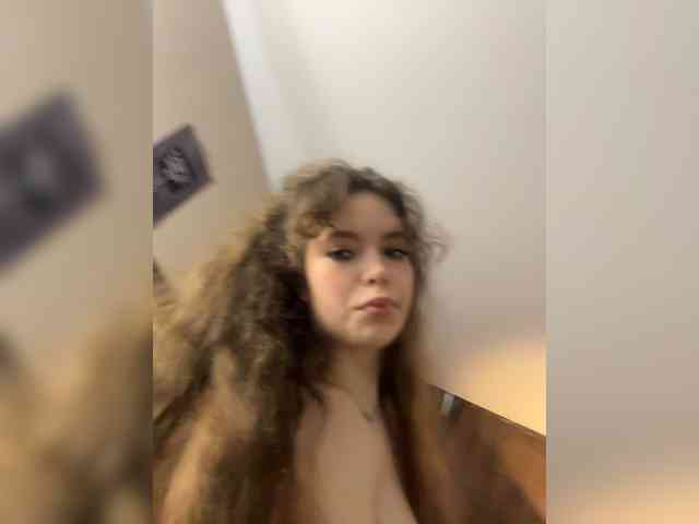YourLadyyy webcam