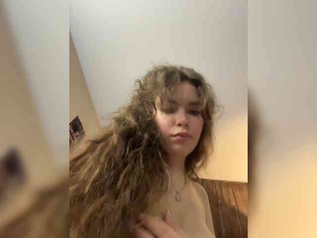 YourLadyyy webcam