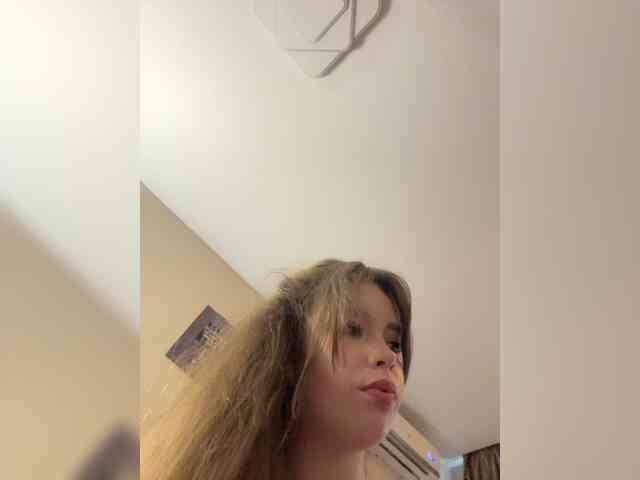 YourLadyyy webcam