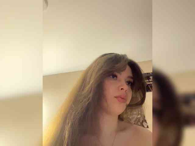YourLadyyy webcam