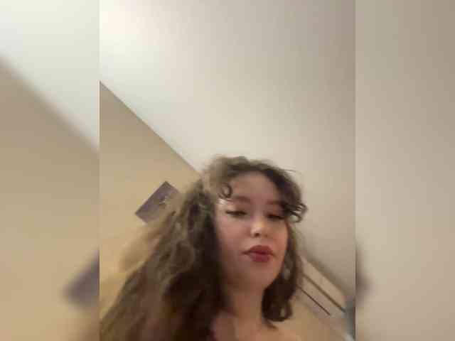 YourLadyyy webcam