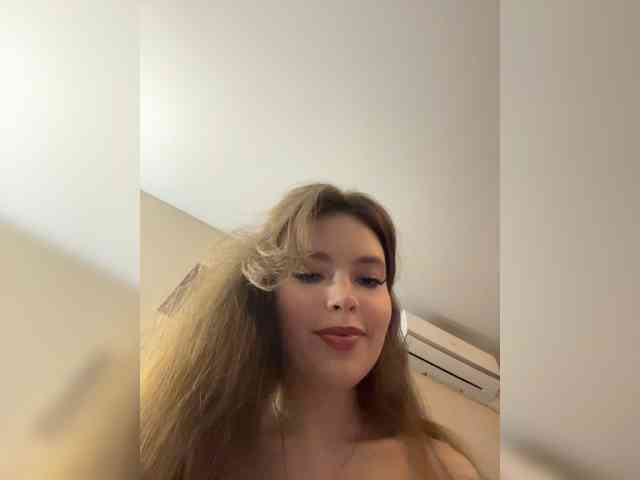 YourLadyyy webcam