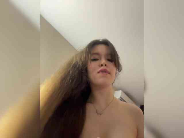 YourLadyyy webcam