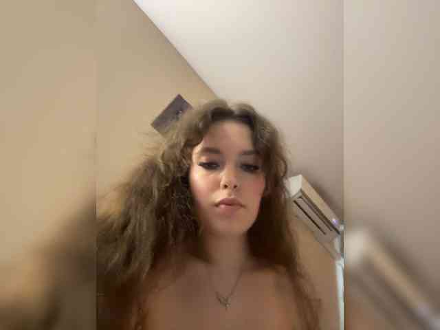 YourLadyyy webcam