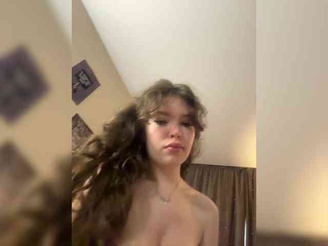 YourLadyyy webcam