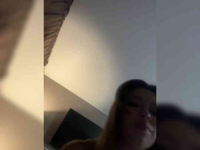 YourLadyyy webcam