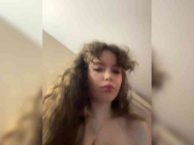 YourLadyyy webcam