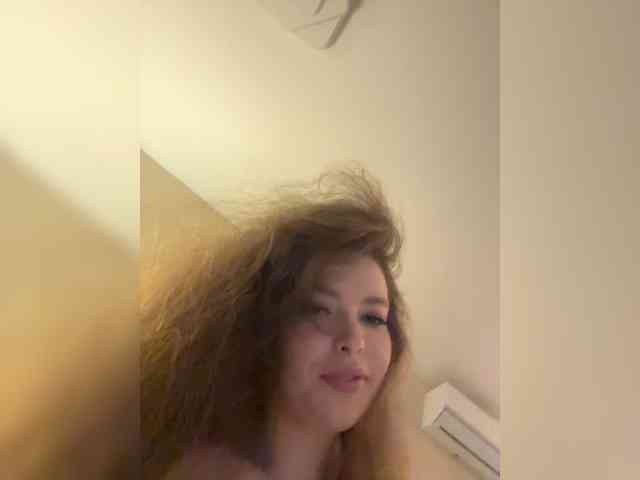 YourLadyyy webcam