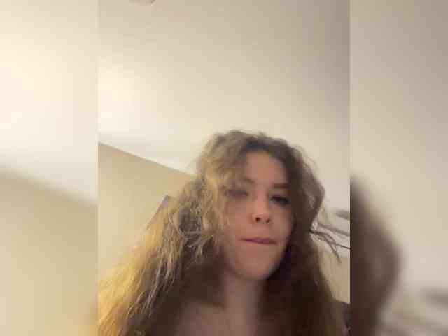 YourLadyyy webcam
