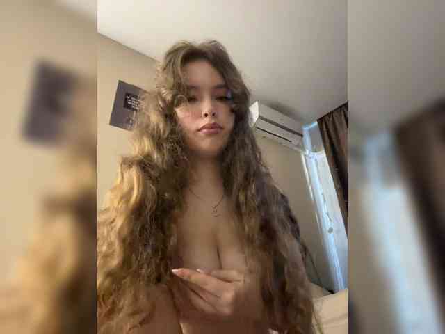 LadyEmily Live Webcam on BongaCams