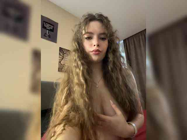 YourLadyyy webcam