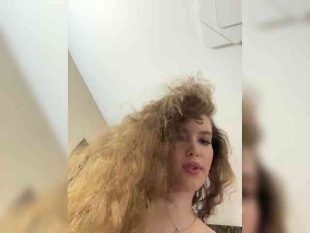 YourLadyyy webcam