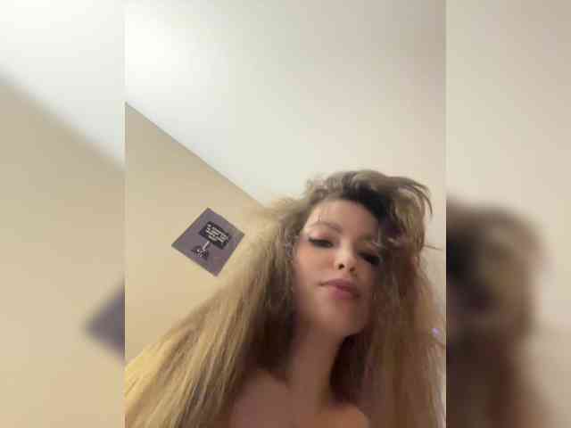 YourLadyyy webcam