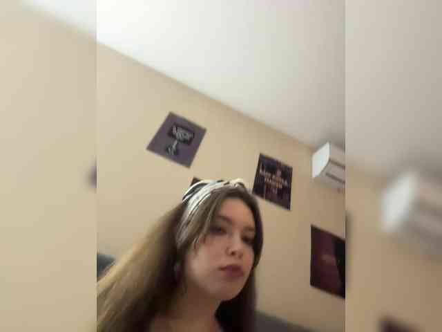 YourLadyyy webcam