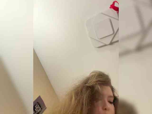 YourLadyyy webcam