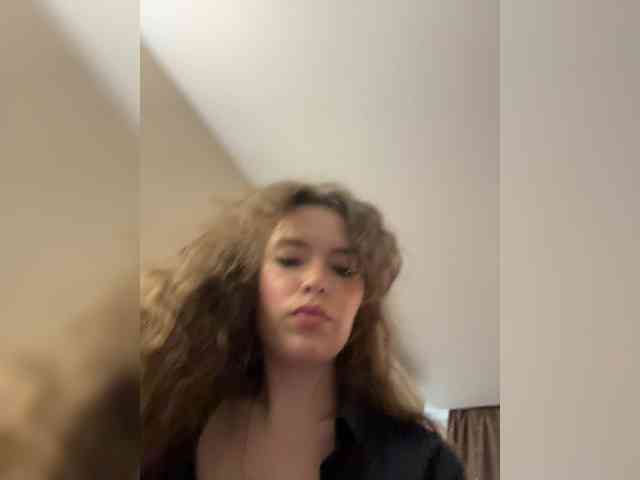 YourLadyyy webcam