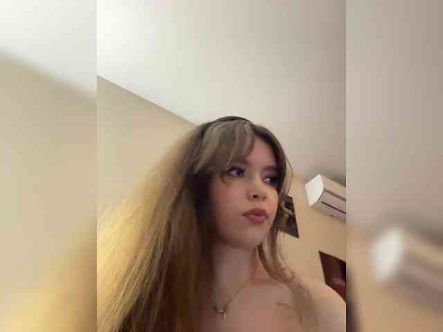YourLadyyy webcam