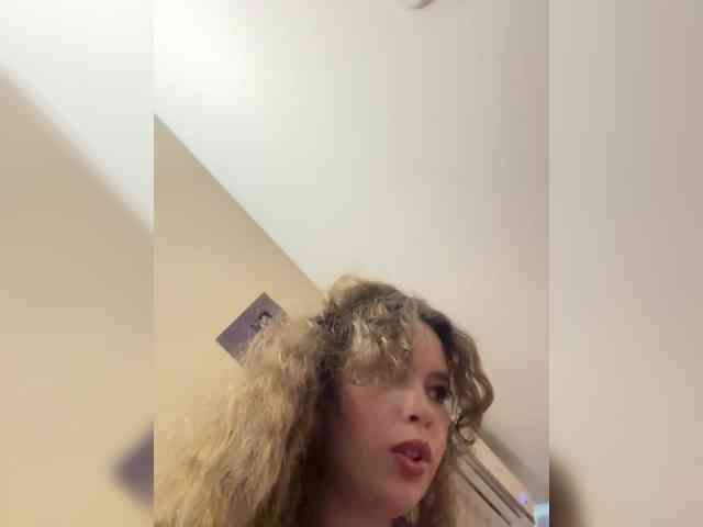 YourLadyyy webcam