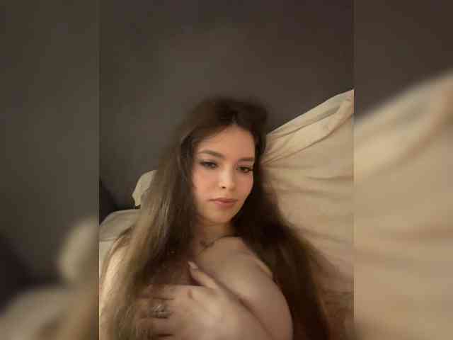 YourLadyyy webcam