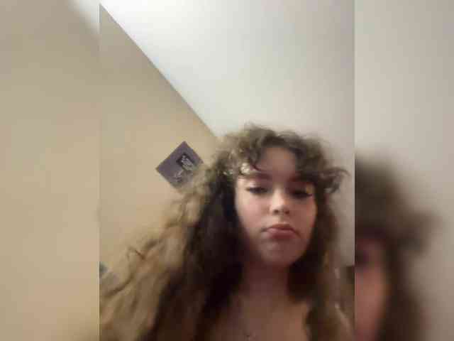 YourLadyyy webcam