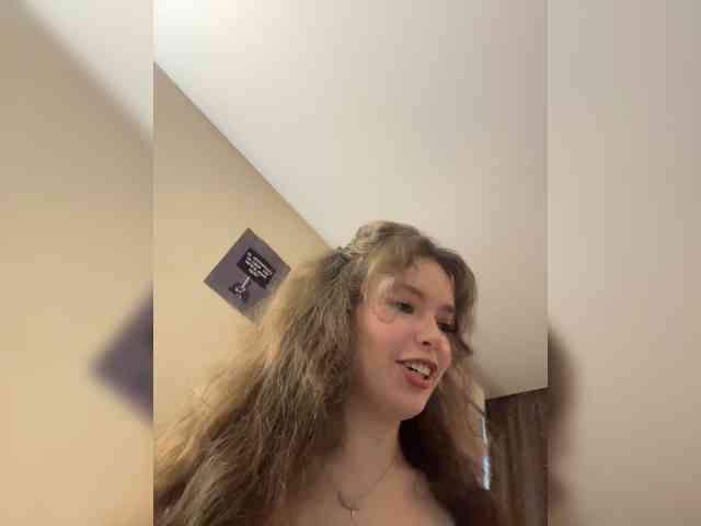 YourLadyyy webcam