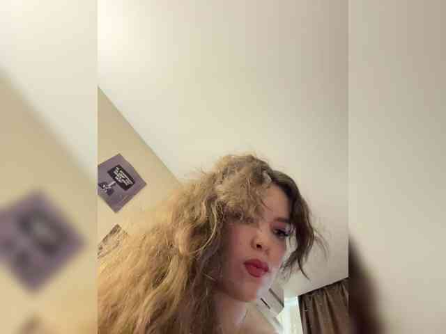 YourLadyyy webcam