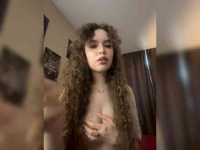 YourLadyyy webcam