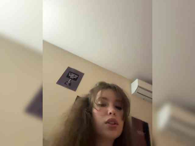 YourLadyyy webcam