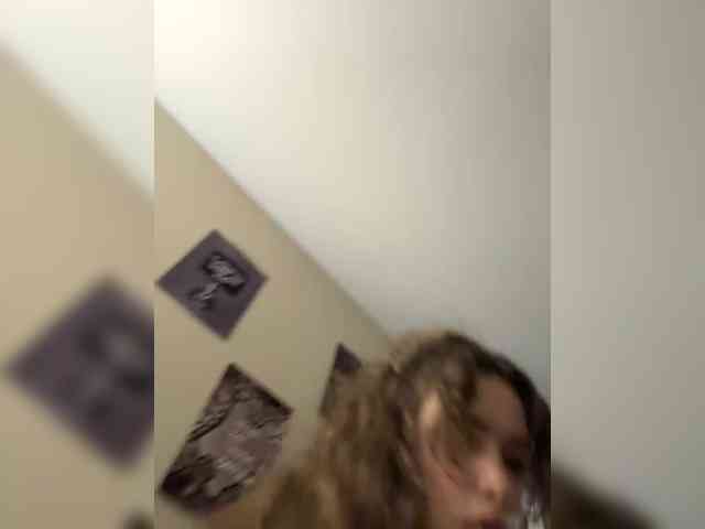 YourLadyyy webcam