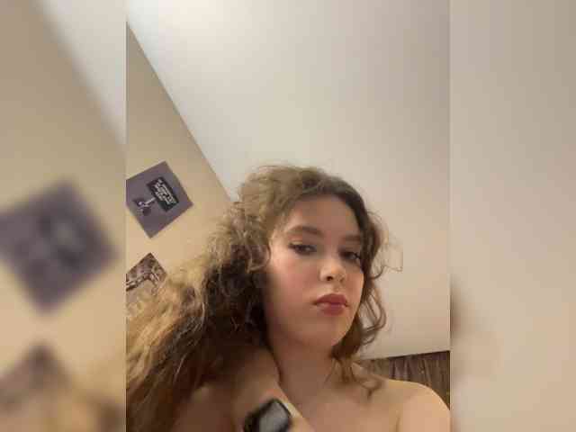 YourLadyyy webcam