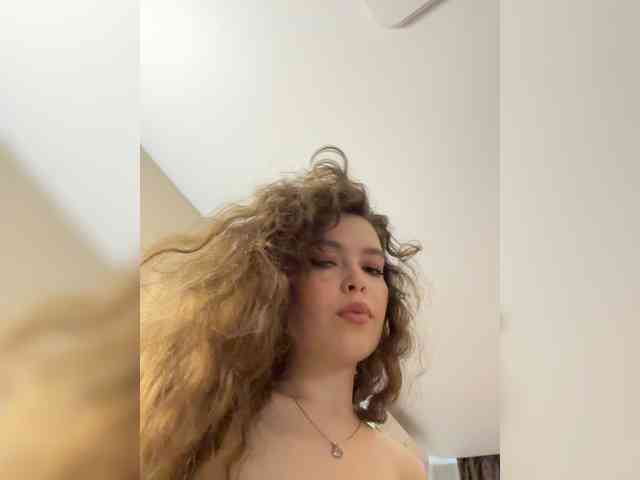 YourLadyyy webcam