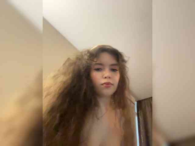 YourLadyyy webcam