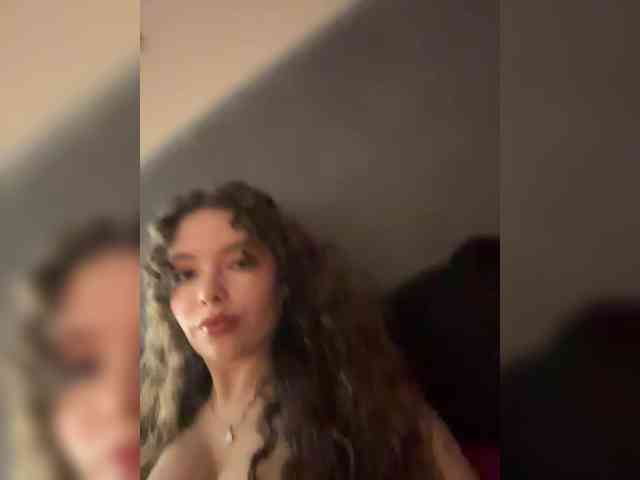 YourLadyyy webcam